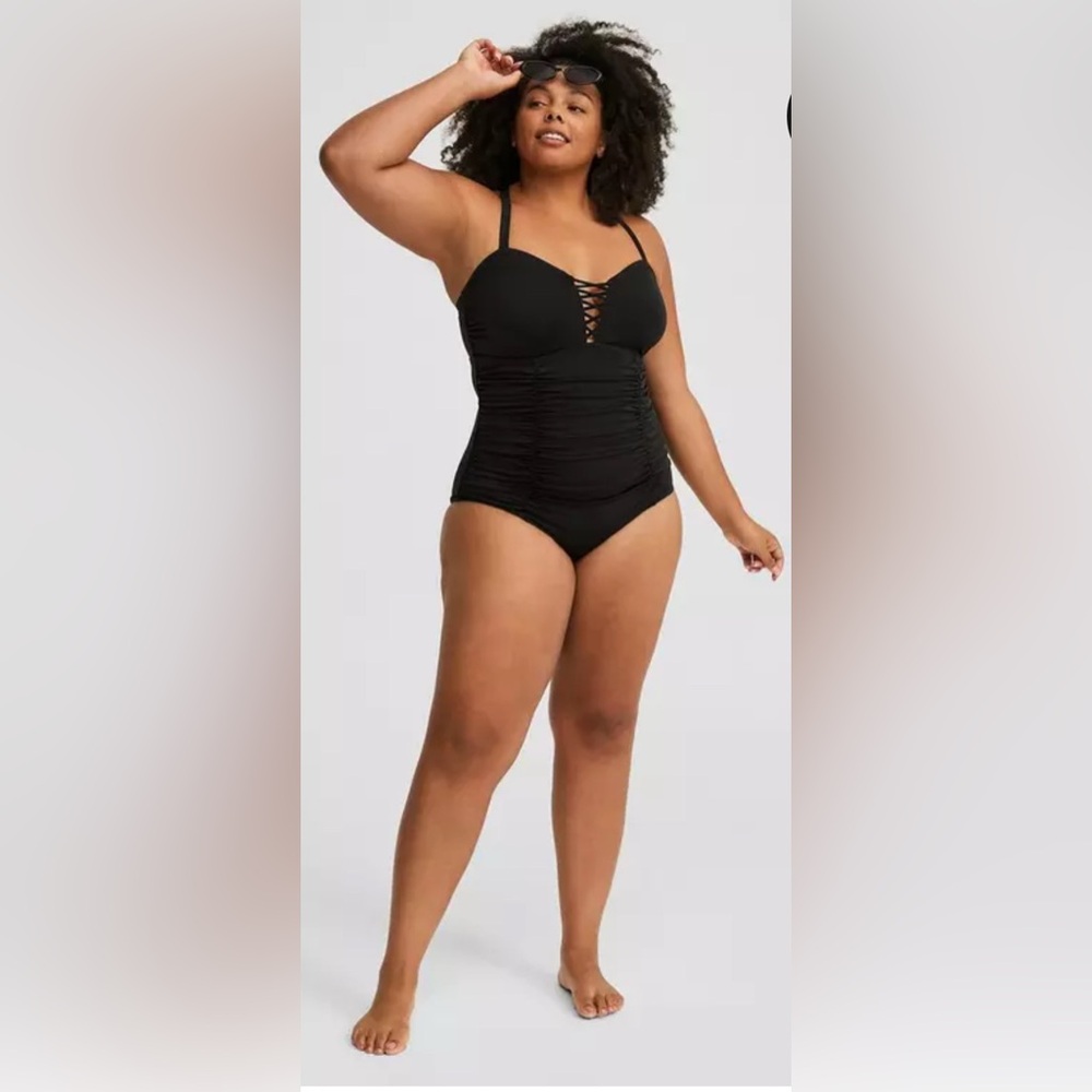 Torrid Swimsuit Strapless Lattice Front Cage One Piece Ruched Wireless (14-16)